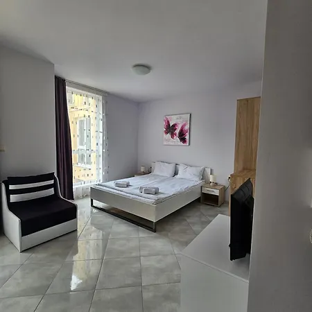 Olympia Complex 2*