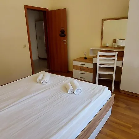 Olympia Complex מלון דירות 2*