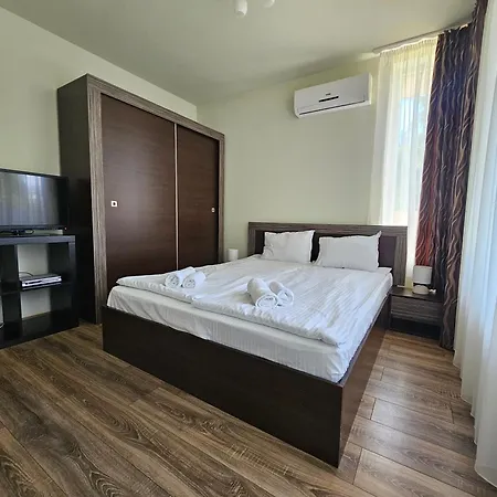 Olympia Complex 2* רבדה