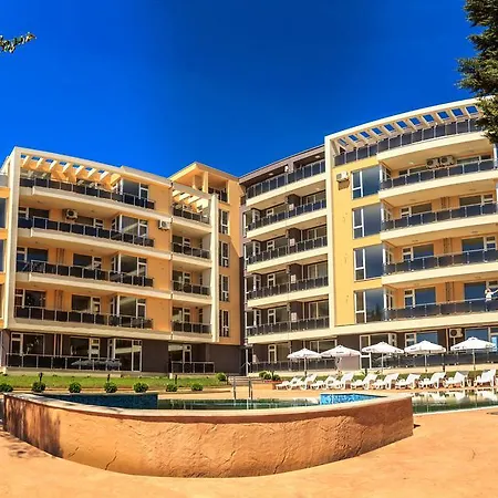 Olympia Complex מלון דירות