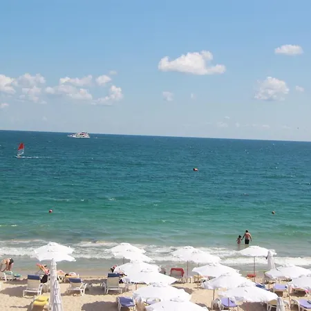 Olympia Complex מלון דירות 2*