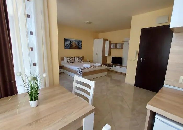 Апартхотел Olympia Complex 2*