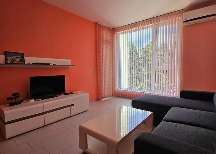 Olympia Complex Апартхотел 2*