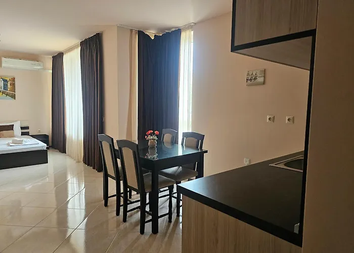 Olympia Complex Апартхотел 2*